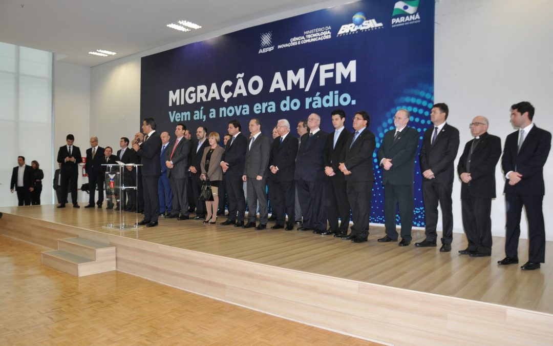 Emissoras de rádio paranaenses AM migram para a frequência FM