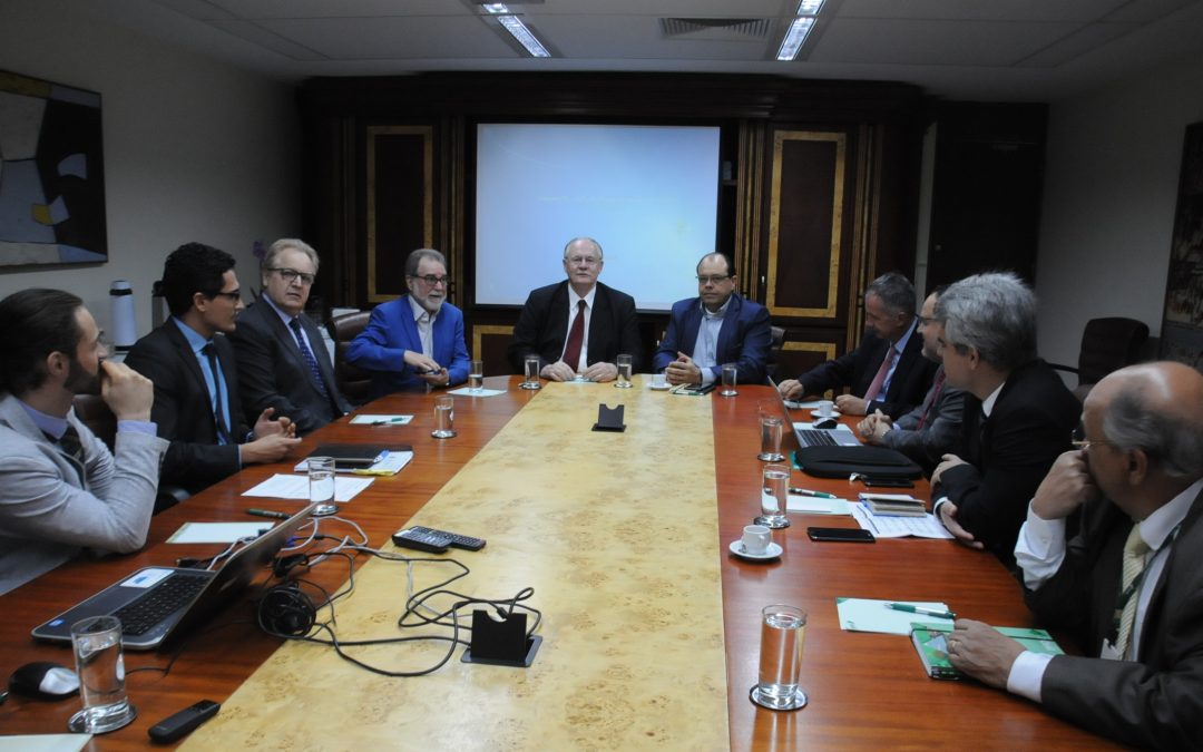 Reunião de trabalho entre os representantes do BRDE, FGV e SEPL