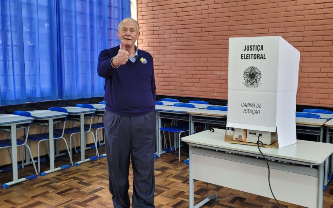 “Dever cumprido com o Paraná e nosso partido”, diz Pessuti após votar em Curitiba